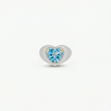 Load image into Gallery viewer, signet ring modula cuore - silver 925, gold 18 carats & topaz from the fancy cuts collection by alexandre hekkers