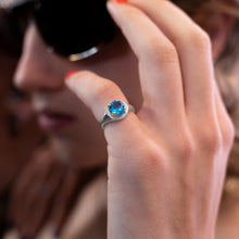 Load image into Gallery viewer, Signet Ring Modula - Silver 925 & gold 18 carats set with a topaz stone