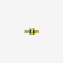 Load image into Gallery viewer, Ring Pietra - gold 18 carats chain ring set with diamonds and a Peridot stone